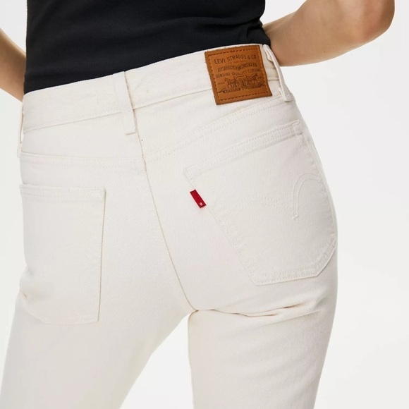 Levi's Wedgie Icon Fit in Neutral Ground - Picture 6 of 16